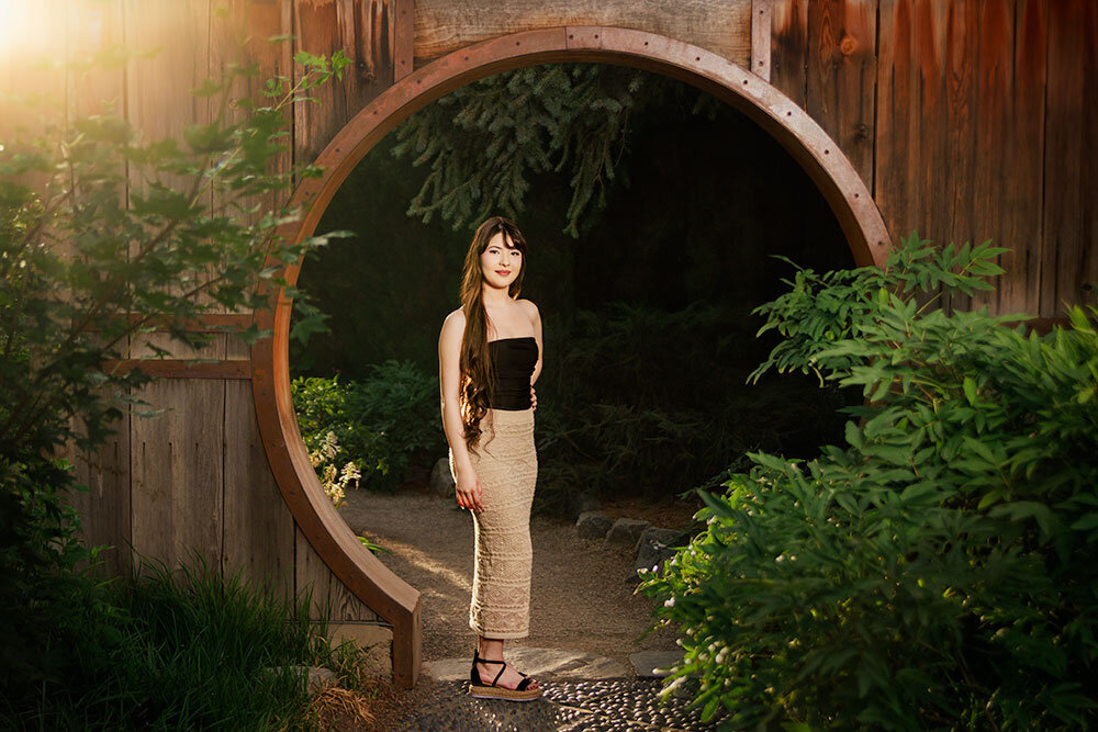 symmetrical-circle-asian-garden-nature-serenity-denver-botanic-gardens-senior-pics