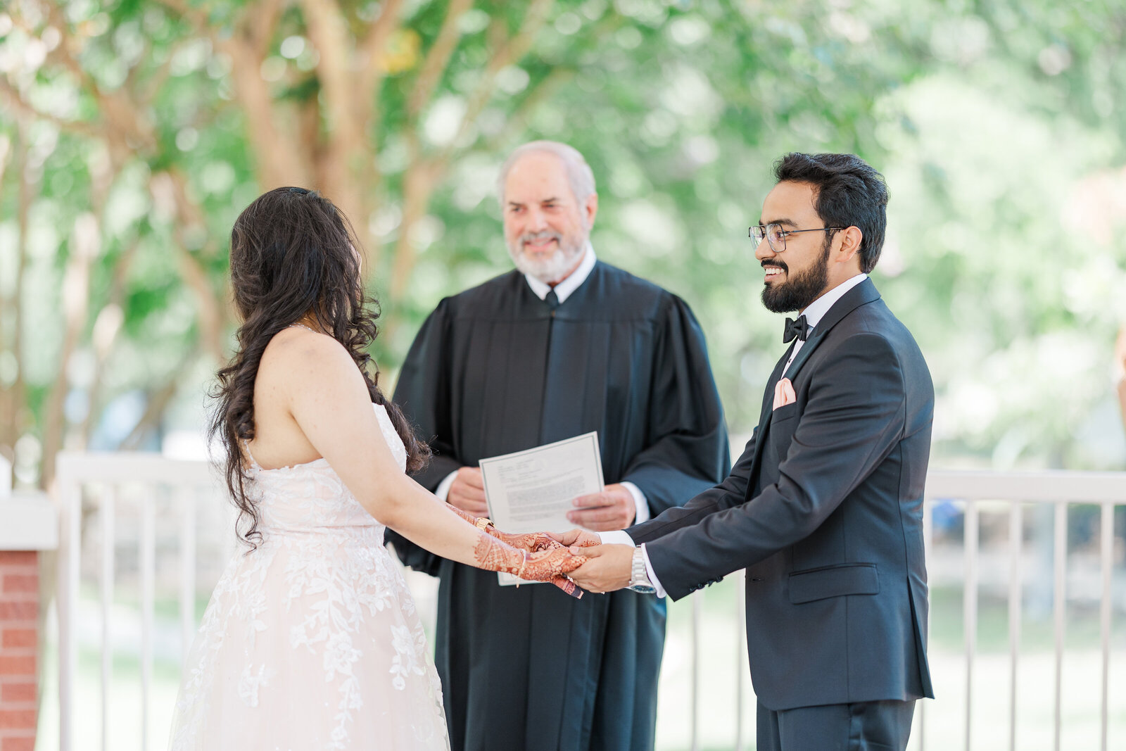Dallas-micro-wedding-ceremony-photographer