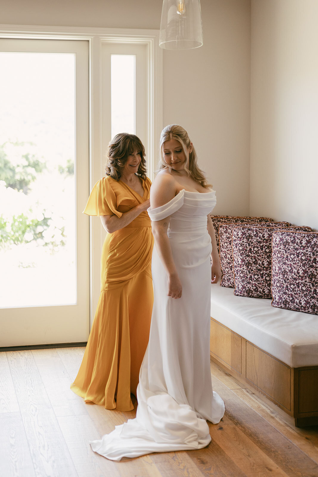Colorful Bernardus Spring Wedding12