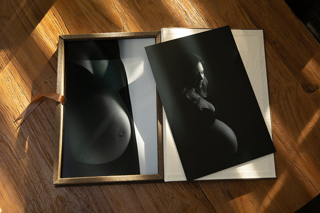 Luxe foliobox, zwangerschapsinspo, zwangerschapsfotograaf westbrabant, halderberge, zundert, zwangerschapsfotos, breda, stijlvolle zwangerschapsfotos, ettenleur