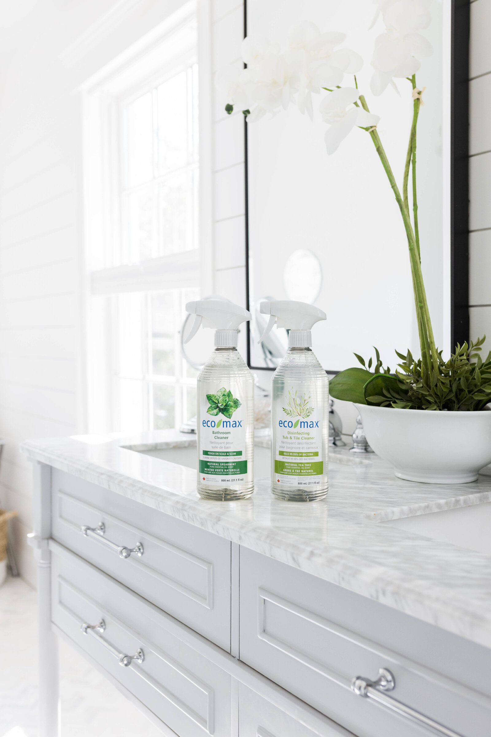 Eco-Max . Bathroom Cleaner Product Photography-4