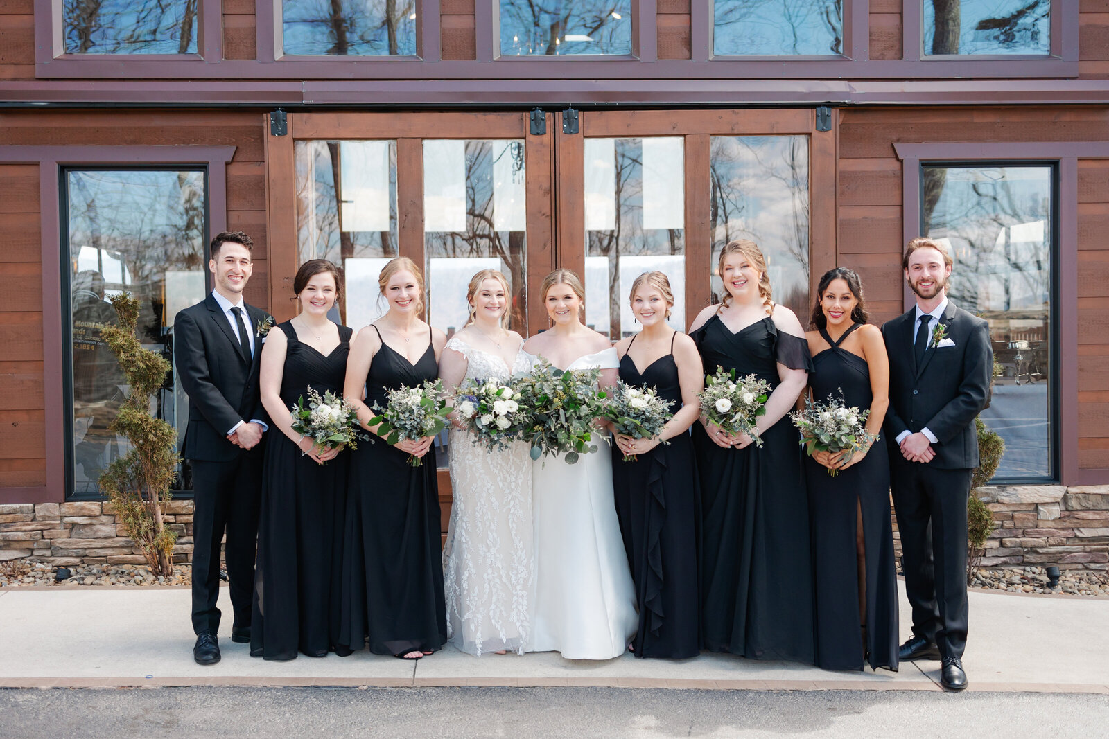 magnolia-venue-pigeon-forge-tennessee-lgbtq-wedding-willow-and-rove-3