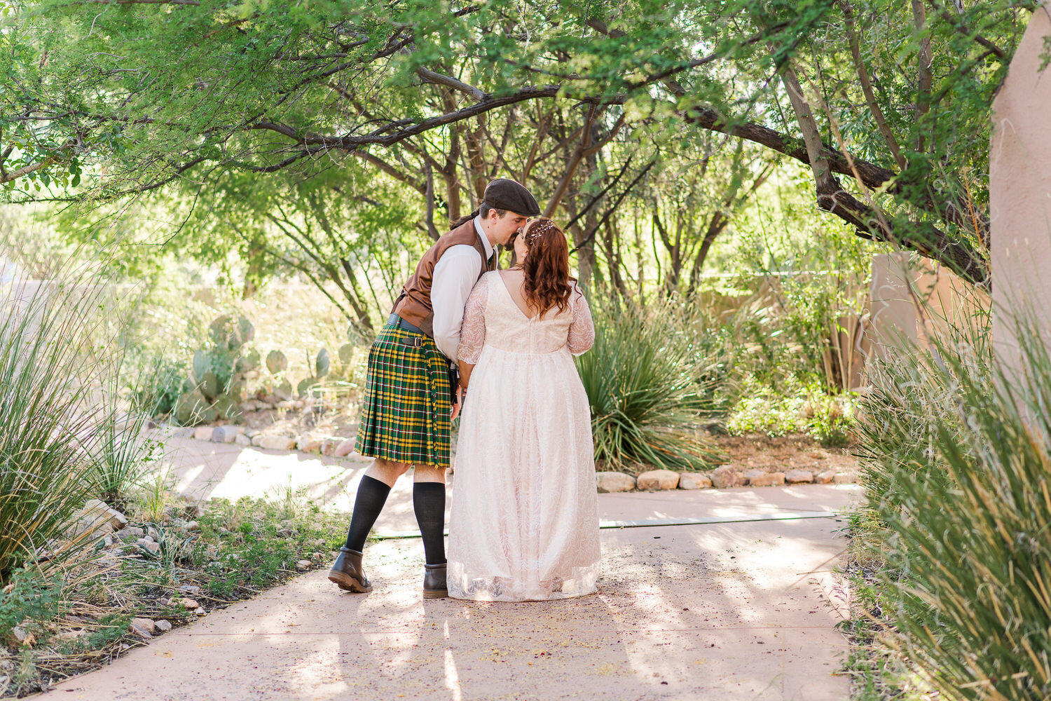 Kartchner-Caverns-Wedding-Old-Door-Shop-Reception-Christy-Hunter-Photography_032