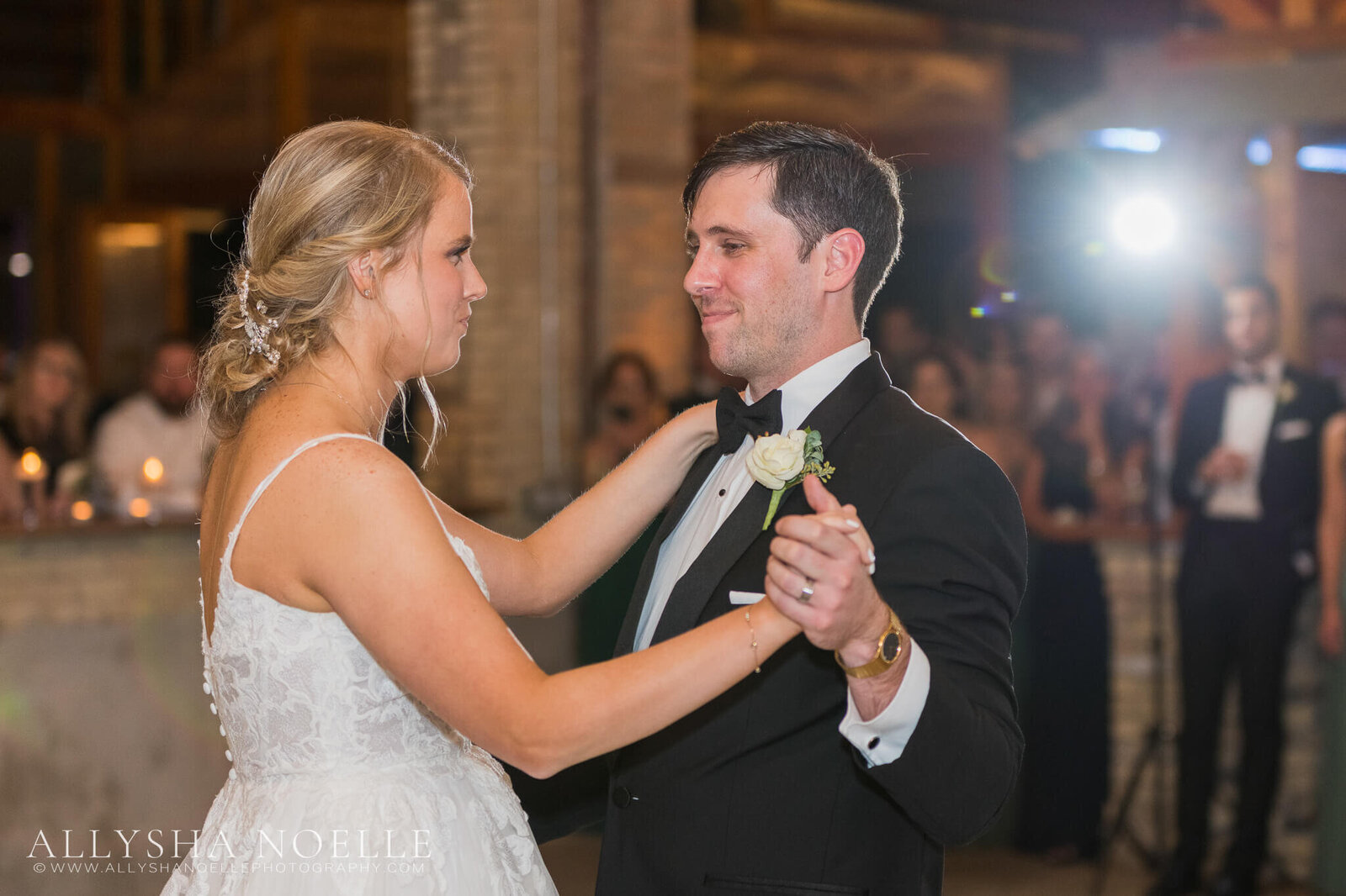 Wedding-at-The-Factory-on-Barclay-in-Milwaukee-1018