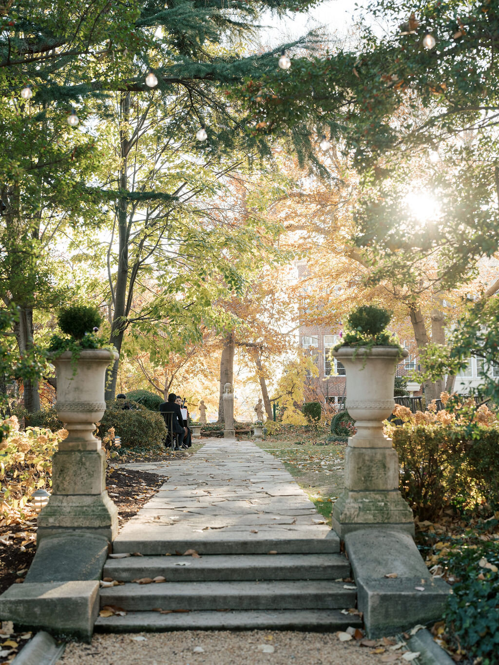 8Kate Campbell Floral Meridian House fall wedding by Greer Gattuso photo scenery