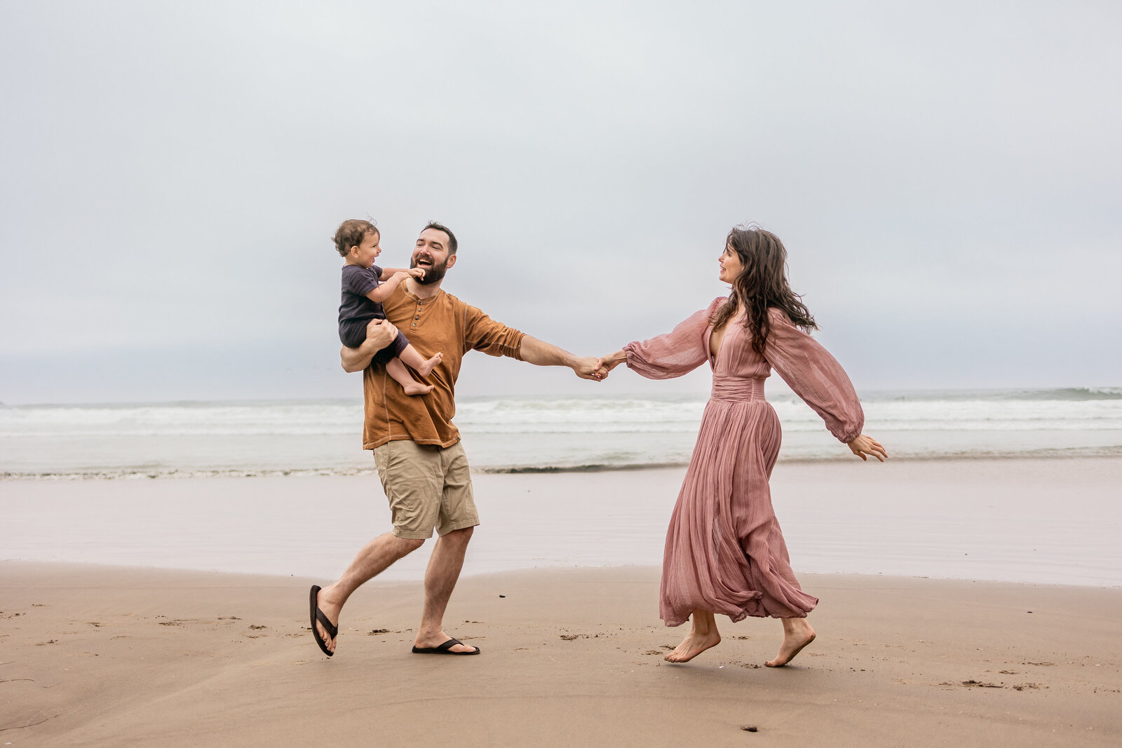 New Jersey Family Photogrpaher-Beach Session@debbiecambaphotography.com