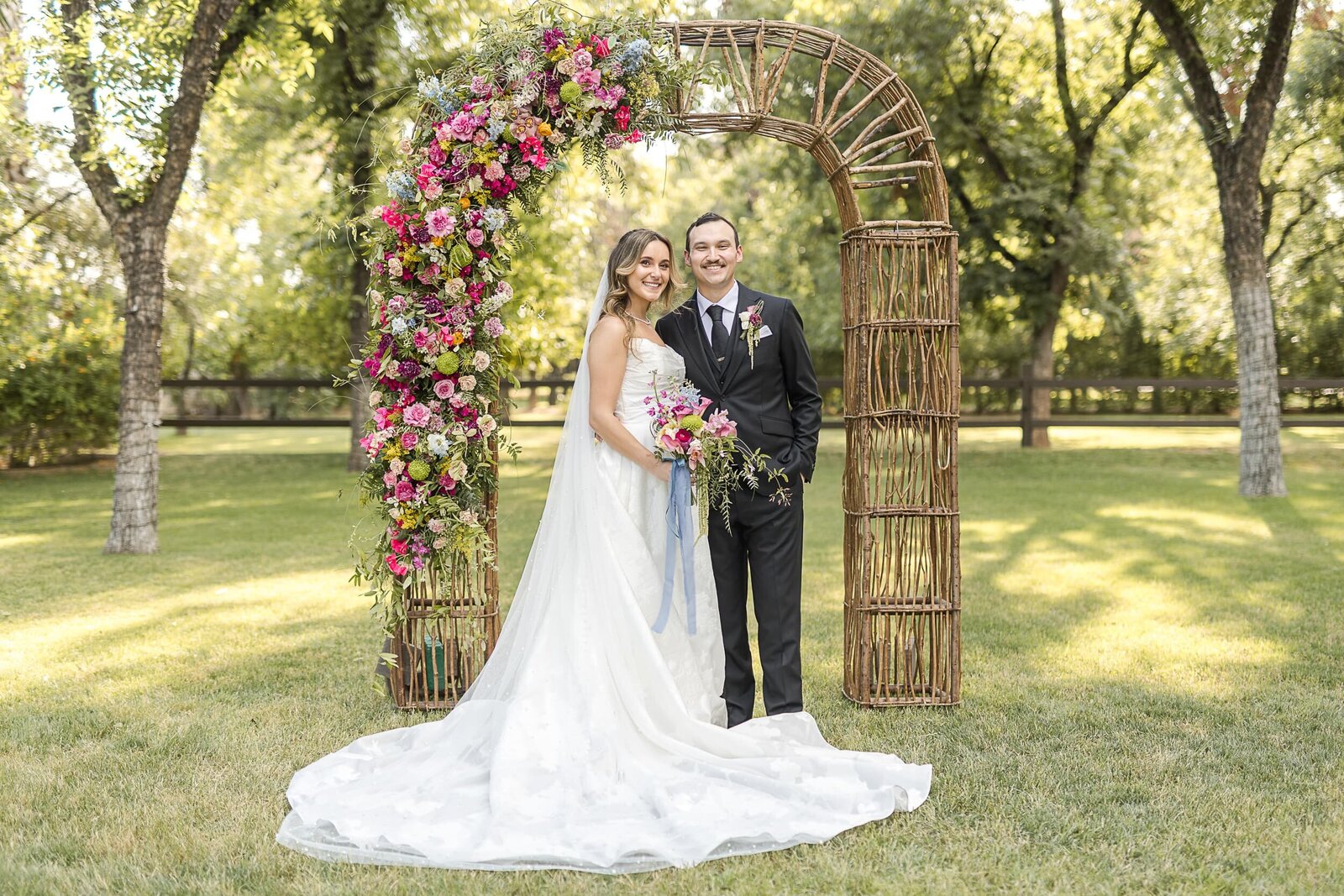 Phoenix-Wedding-Photographer-and-Videographer-Venue-at-the-Grove-PayWed-1116