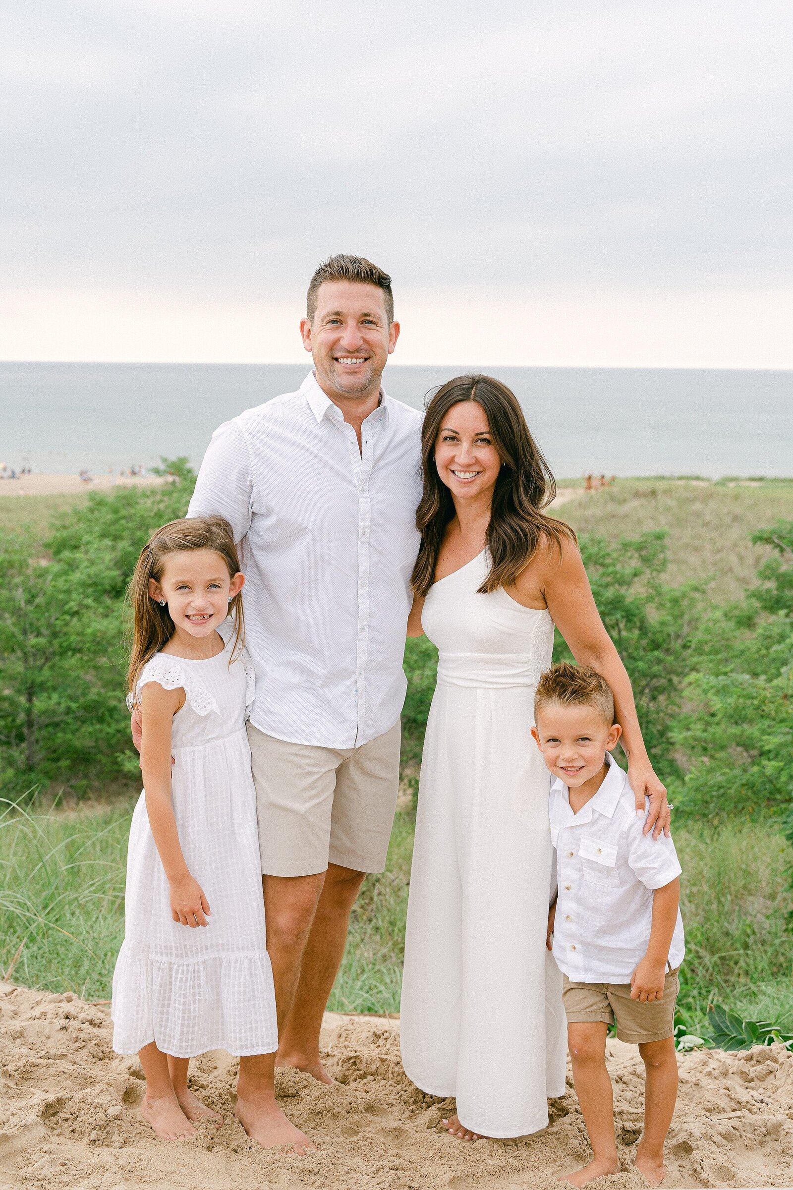 New-Buffalo-Beach_Extended-Family-Photography_Katie-Whitcomb_Miller_0005