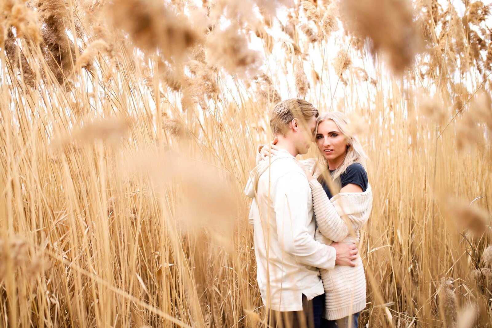 engagement photographer at utah lake 