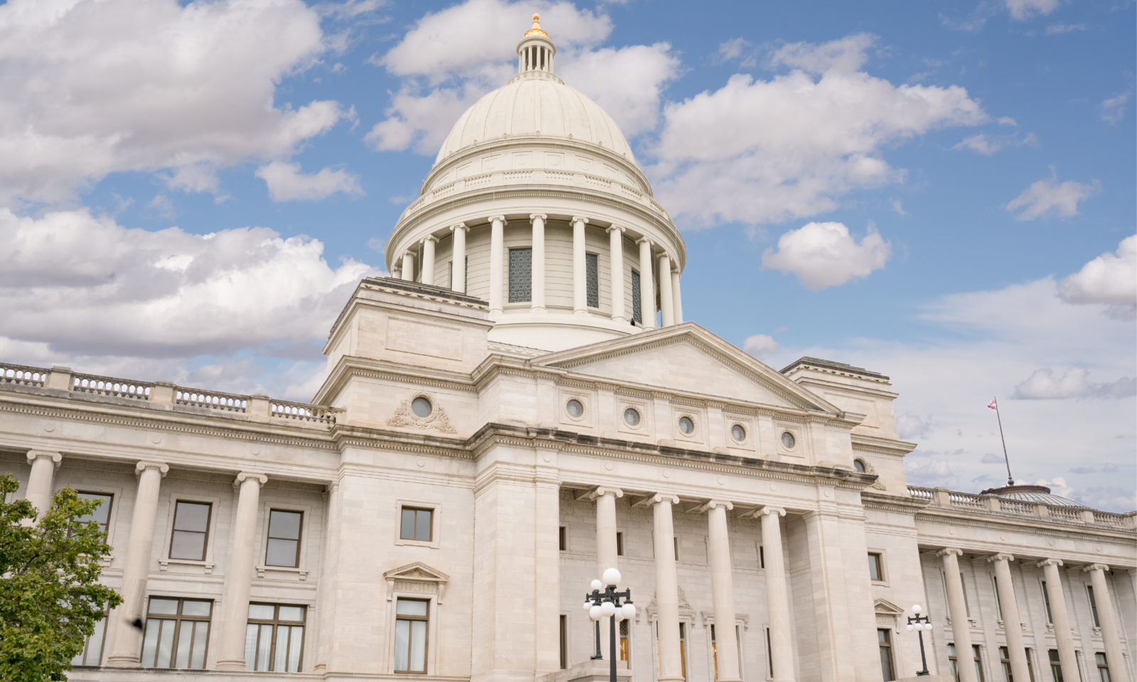 Photo of the capital building in Little Rock, AR.