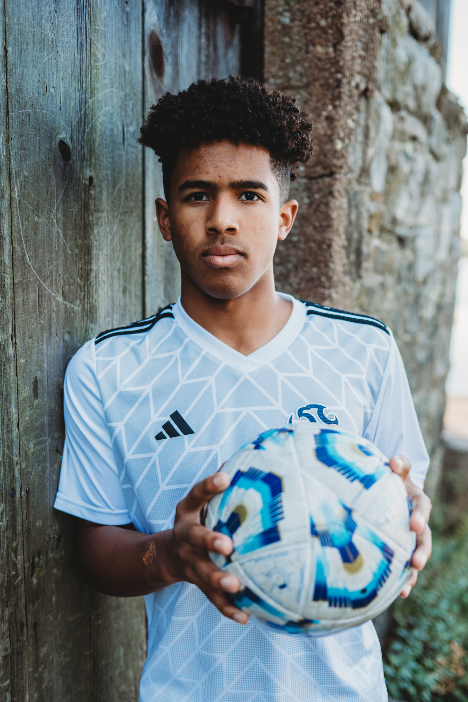 Capturing the passion and dedication of a high school senior athlete in Wethersfield, CT. This sports-inspired senior session highlights strength, focus, and love for the game. Perfect for student-athletes who want to incorporate their sport into their senior portraits.