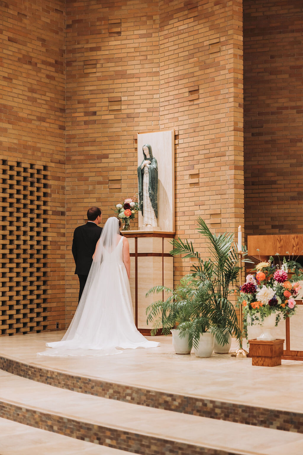 ErinandMike-MariahKastenPhoto-MichiganWeddingPhotographer-107