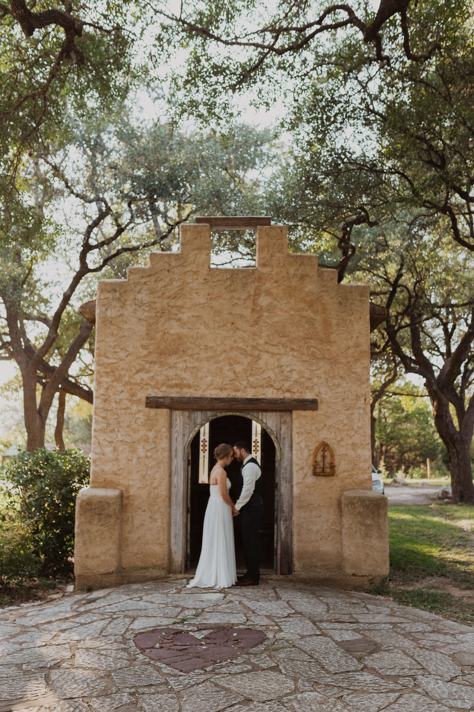 Gorgeous Historic Wedding Venue First Look by TLC Photography