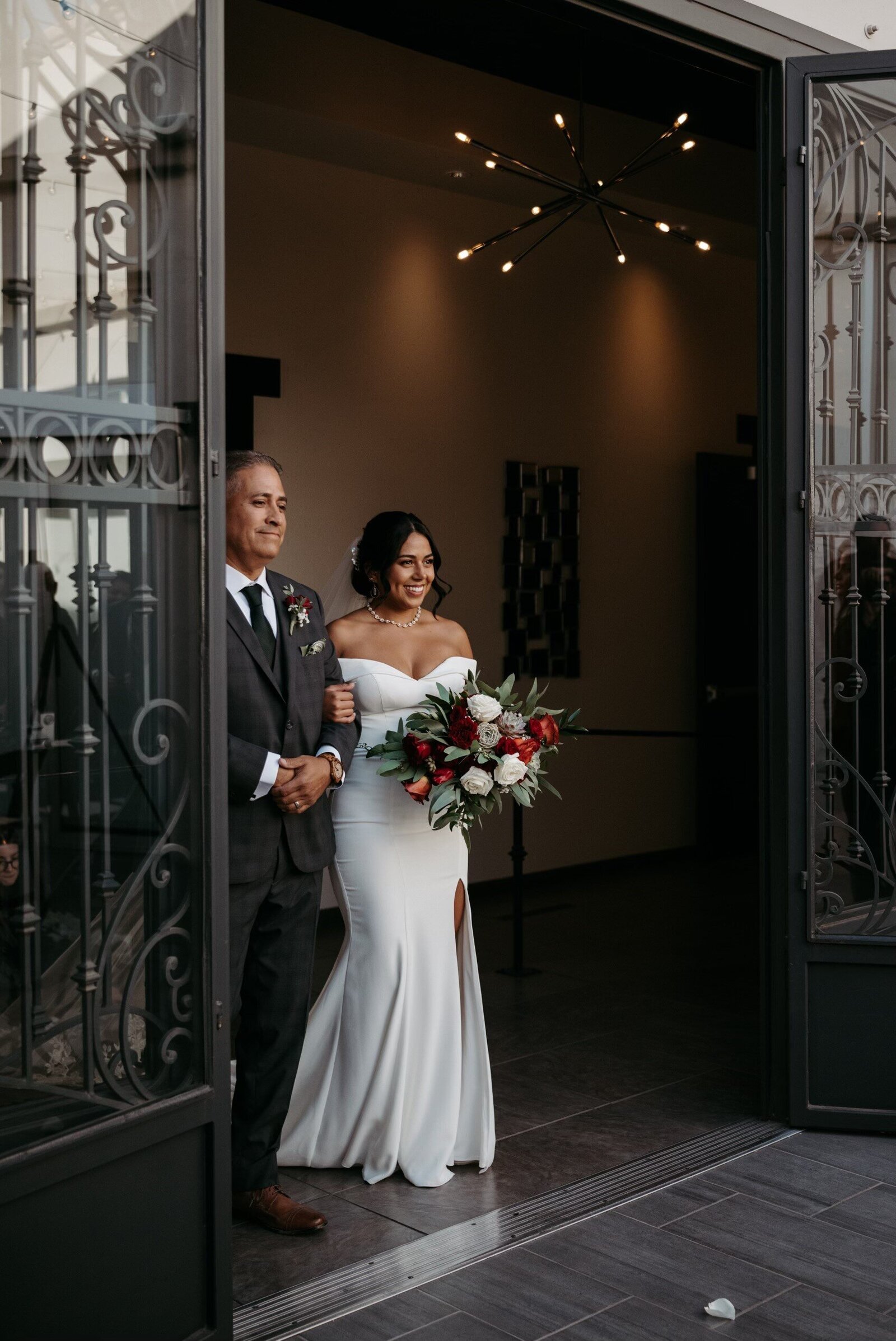 soho63-wedding-venue-bride-and-father-entrance-aisle-ceremony