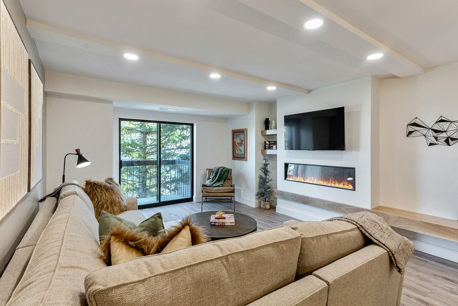 Vacation-Home-Interior-Designer-Chalet-and-Co-living-room-fireplace