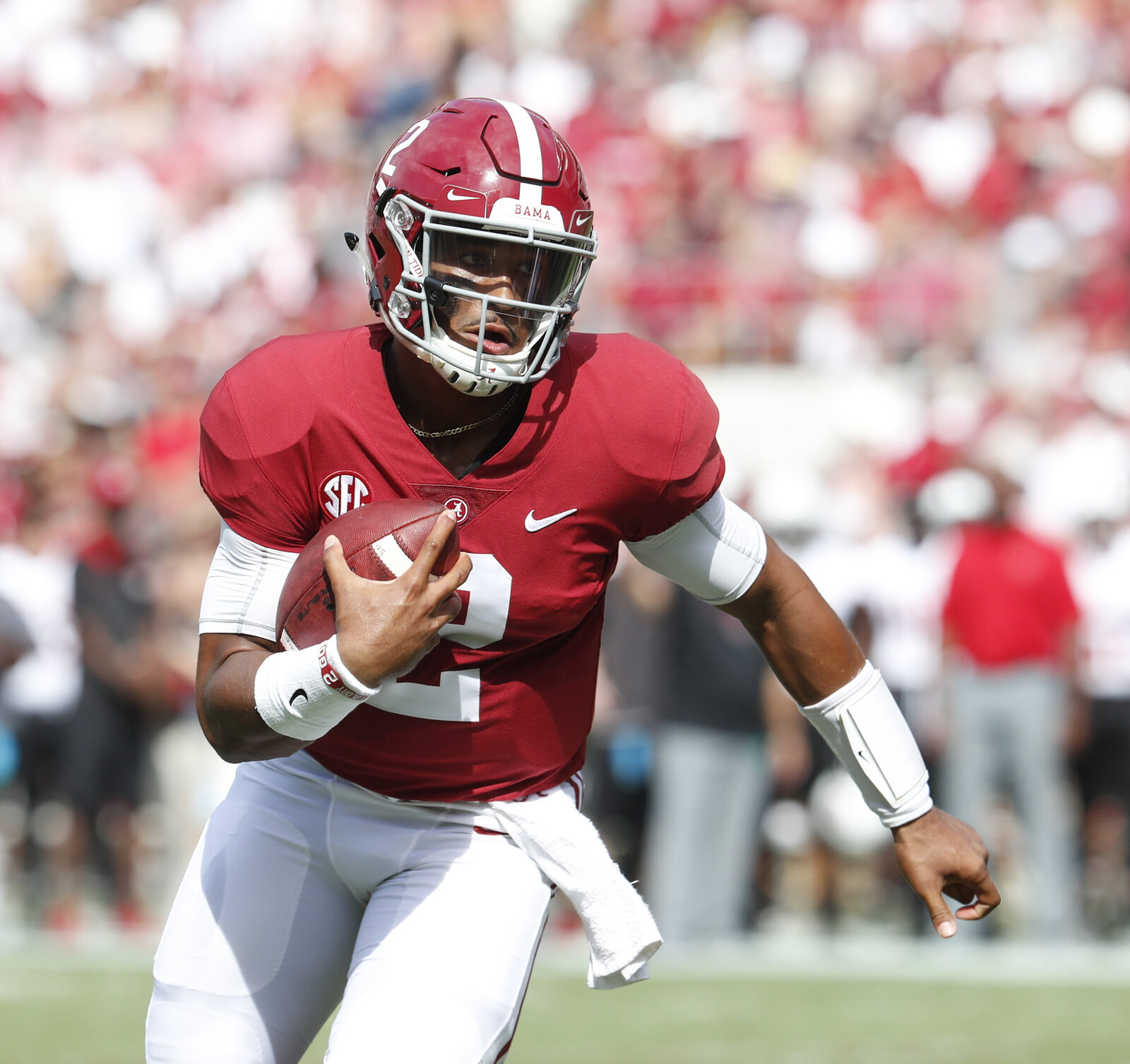 jalen-hurts-action-photo
