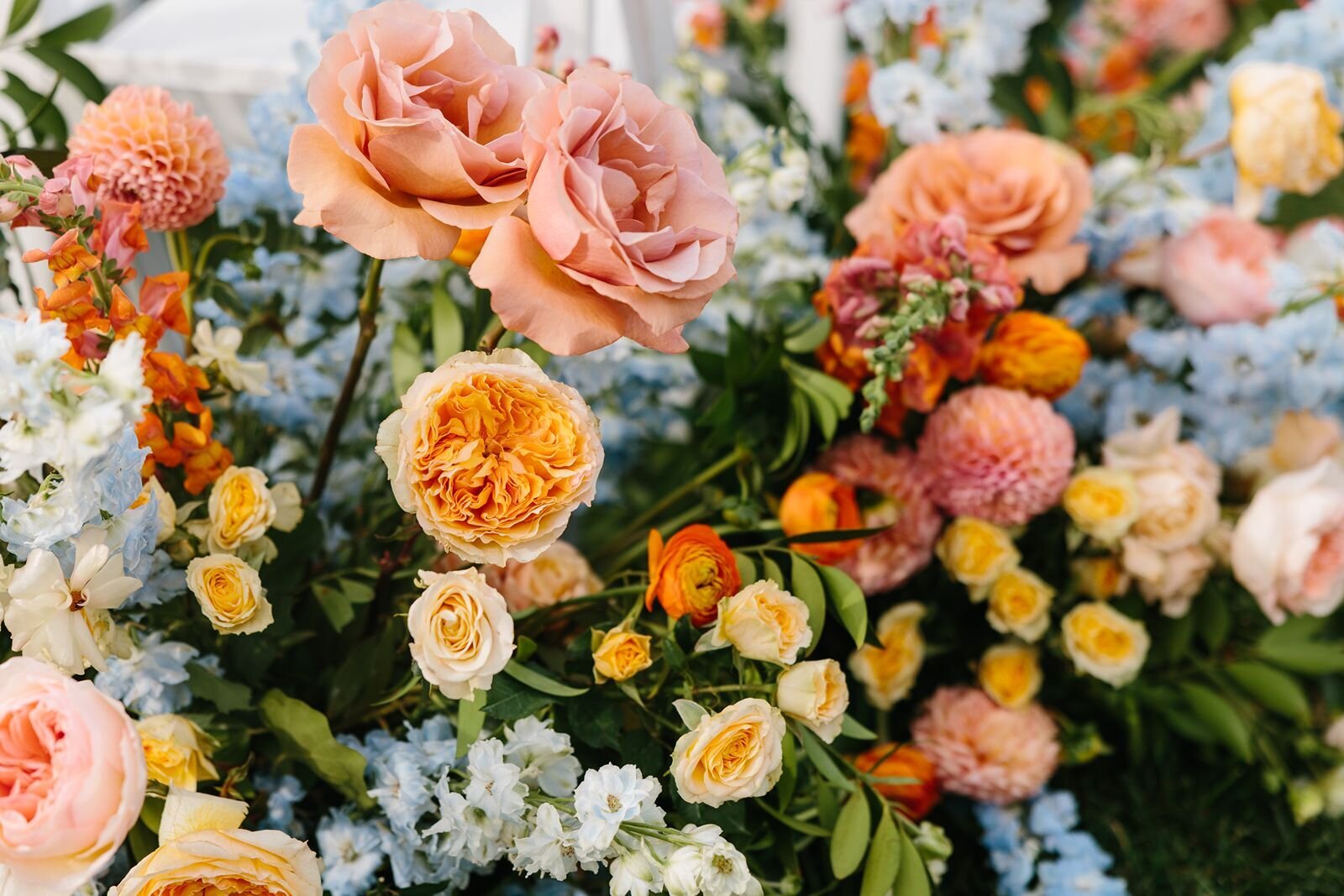 leila-james-events-newport-rhode-island-luxury-wedding-planner-castle-hill-inn-venue-erin-mcginn-wedding-photographer-bright-florals-CH0483 copy