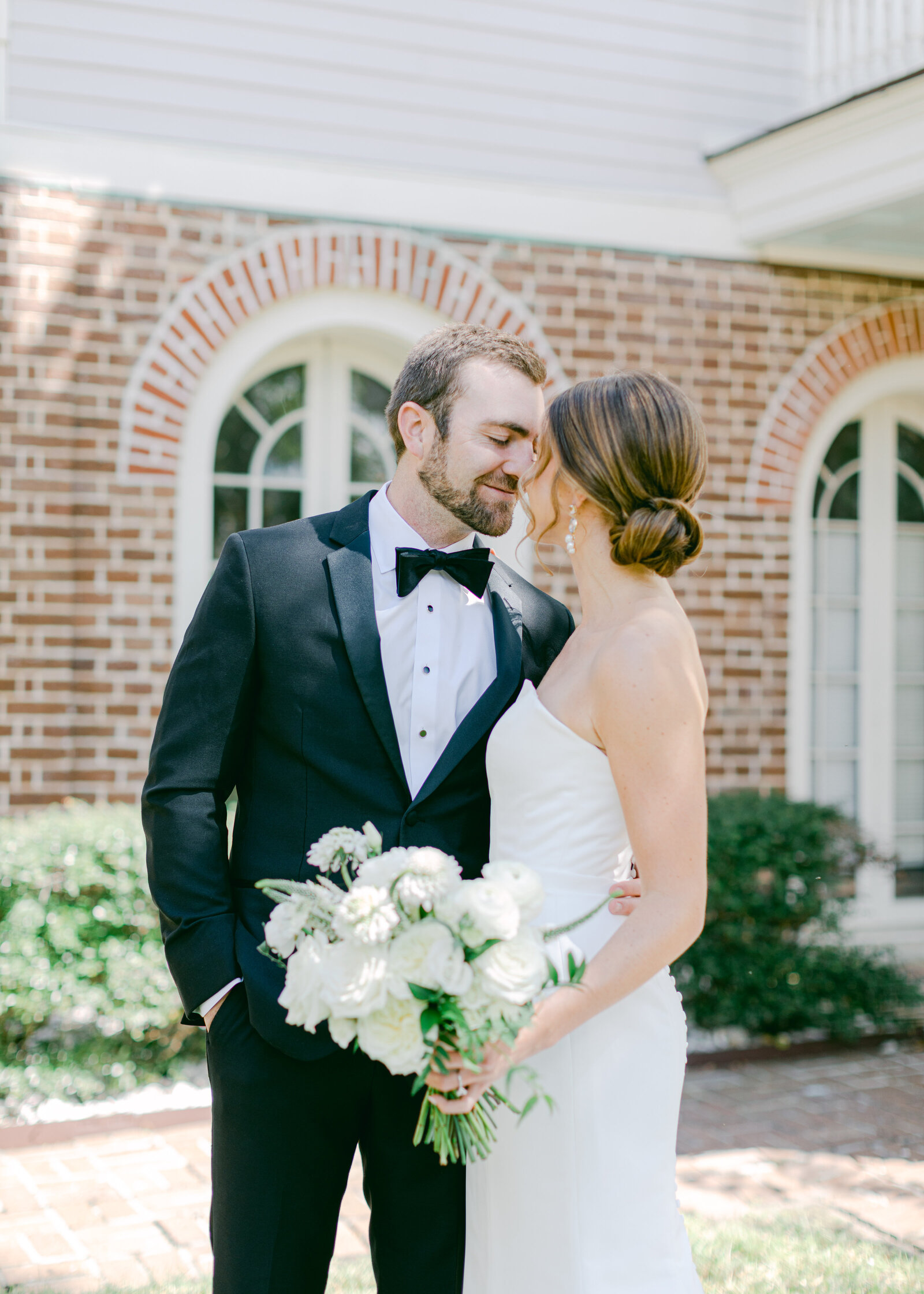 43-torianna-brooke-portraiture-charleston-south-carolina-patriots-point-cathedral-society-hall-wedding