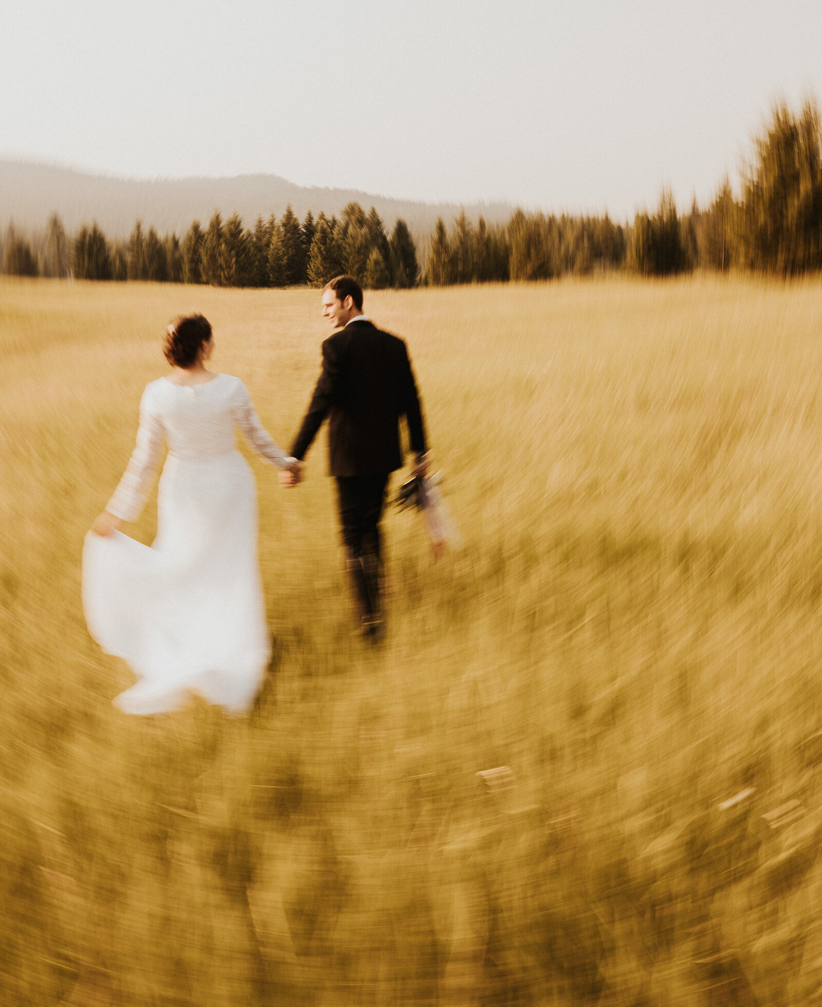 Photographer for Montana weddings