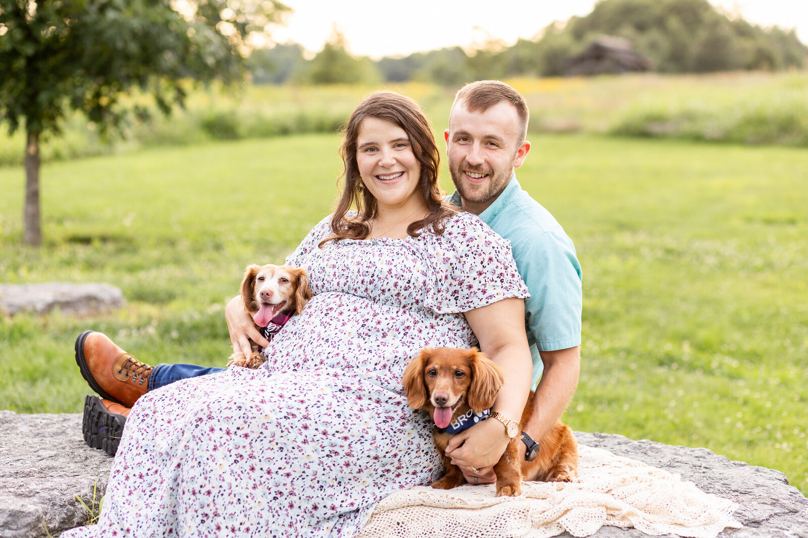 Outdoor-maternity-photography-session-golden-hour-Frankfort-KY-2