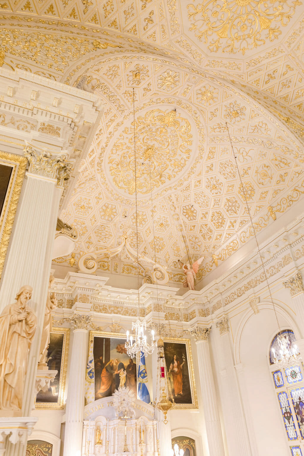 Luxury Wedding in Montreal | Church Ceremony Wedding day photos | Luxury moment photography | Montreal wedding photographer