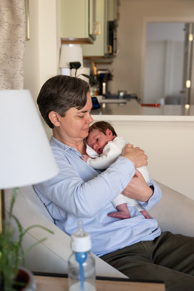 LightCreative_202502_JessicaVanessa_InHomeNewbornPhotos_RaleighNewbornPhotography_005_blog
