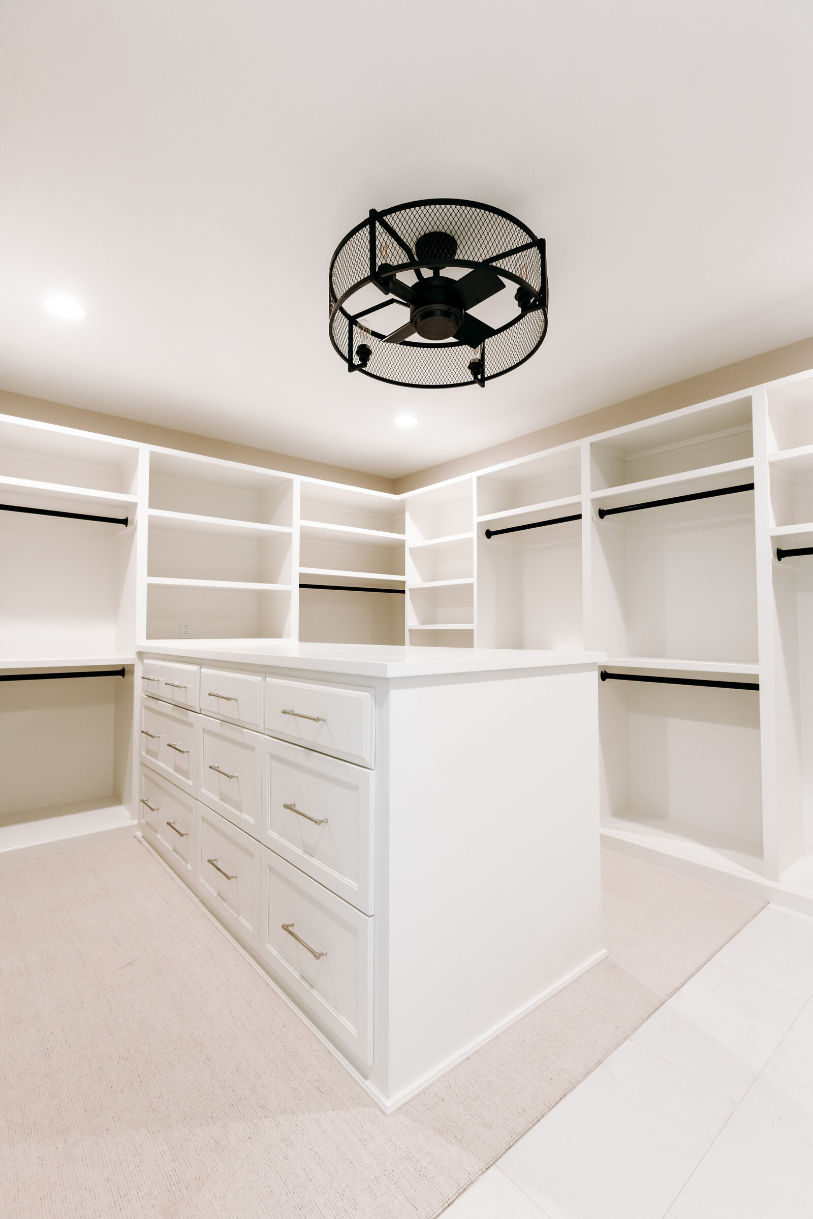 MASTERCLOSET