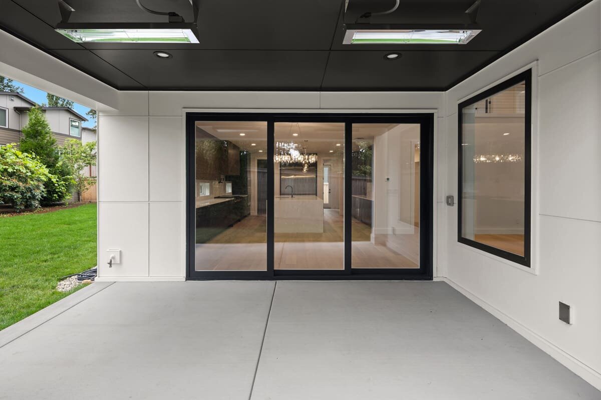 Livingston-Custom-Homes-West-Kelowna-Spec-Build-Patio