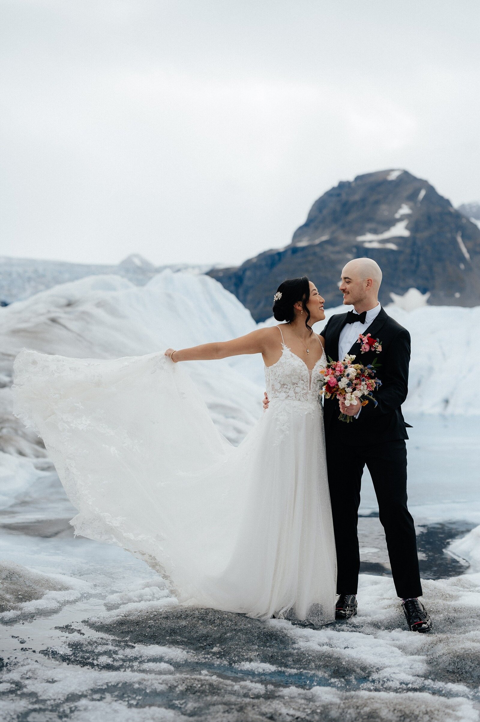 Christina+Matt_Knik-Glacier-Elopement_EmeliaKPhotography-42