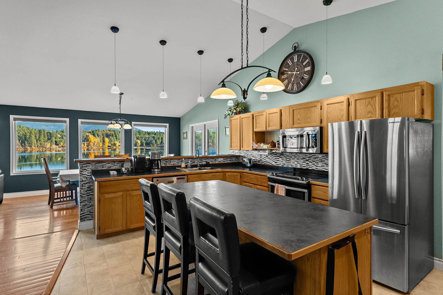 Dutch-Lake-House-Kitchen-Lake-View