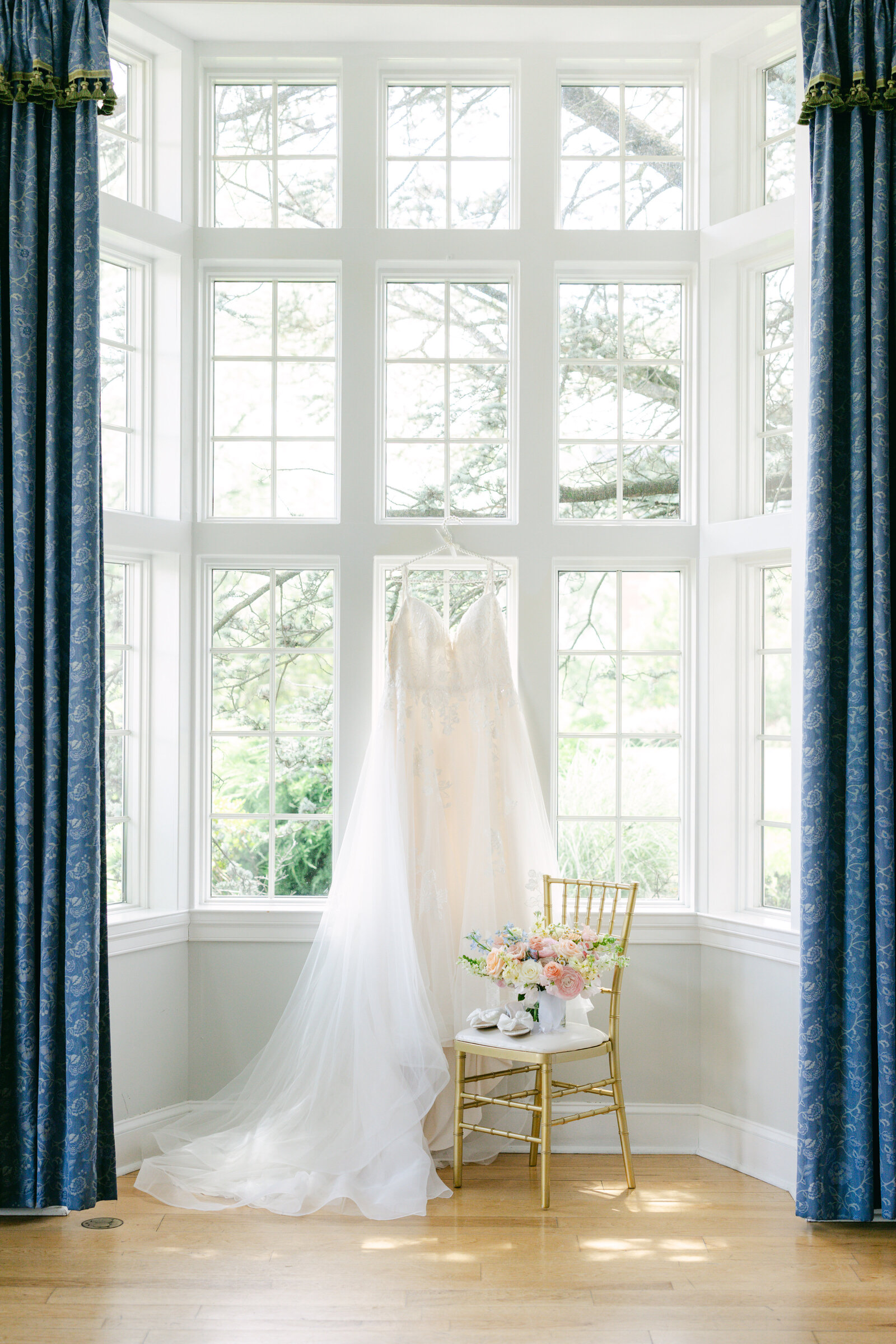 wedding-gown-manor-house-commonwealth