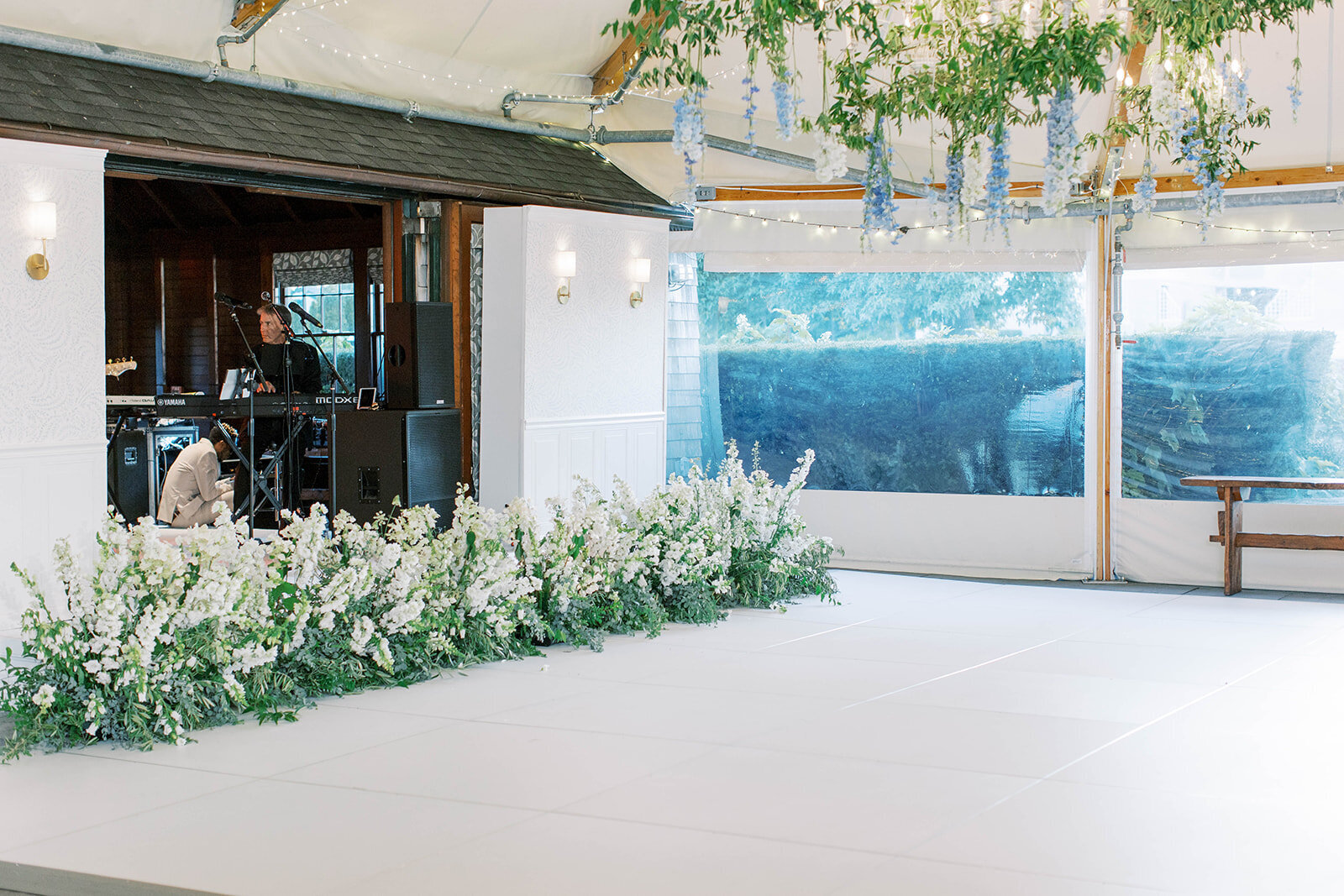 leila-james-events-newport-ri-wedding-planning-luxury-events-castle-hill-inn-gabrielle-and-will-emily-march-photography-dance-floor-SamuelsWedding_0719 copy