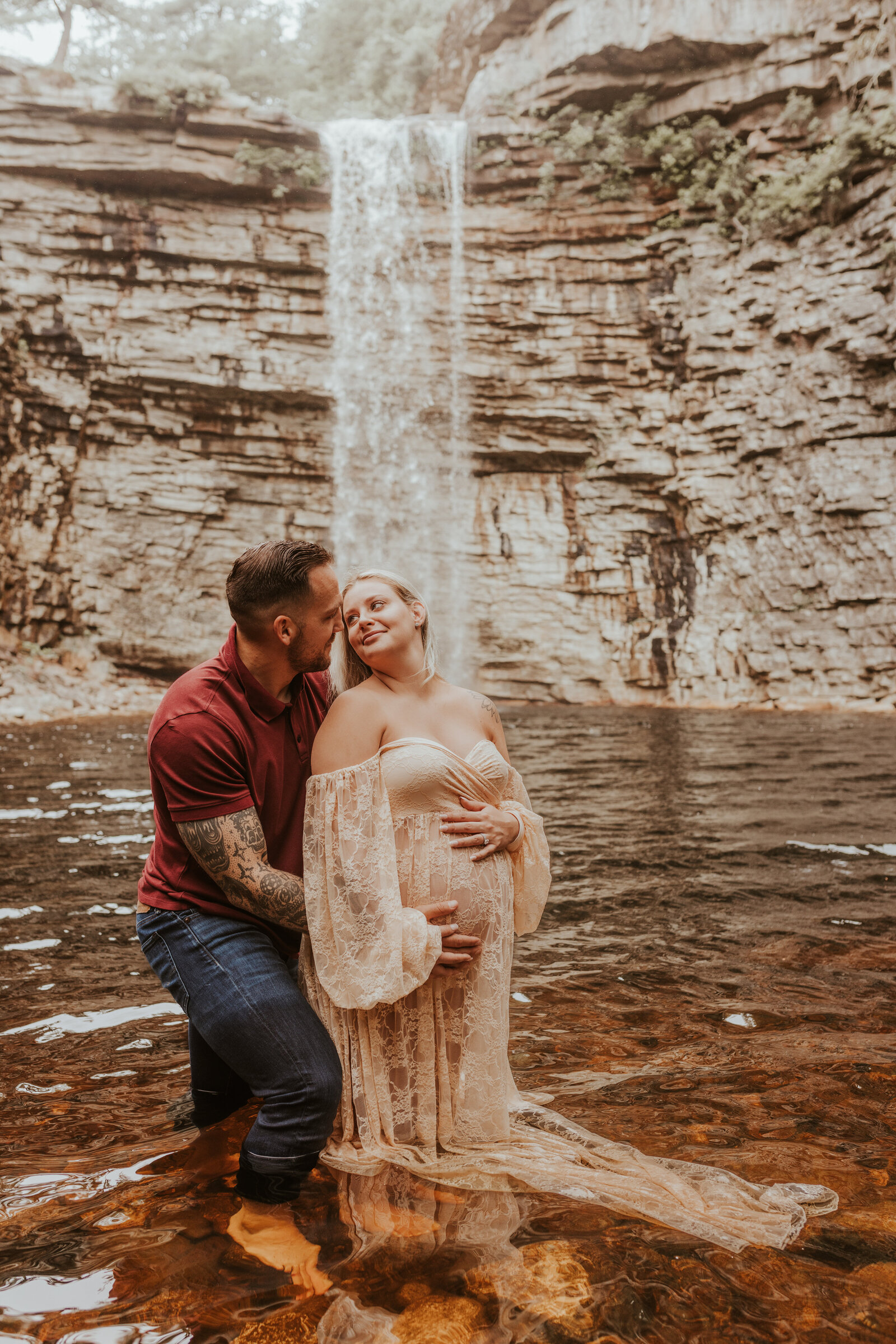 Maternity-photoshoot-minnewaska-ny-love-to-lems-photography (25)