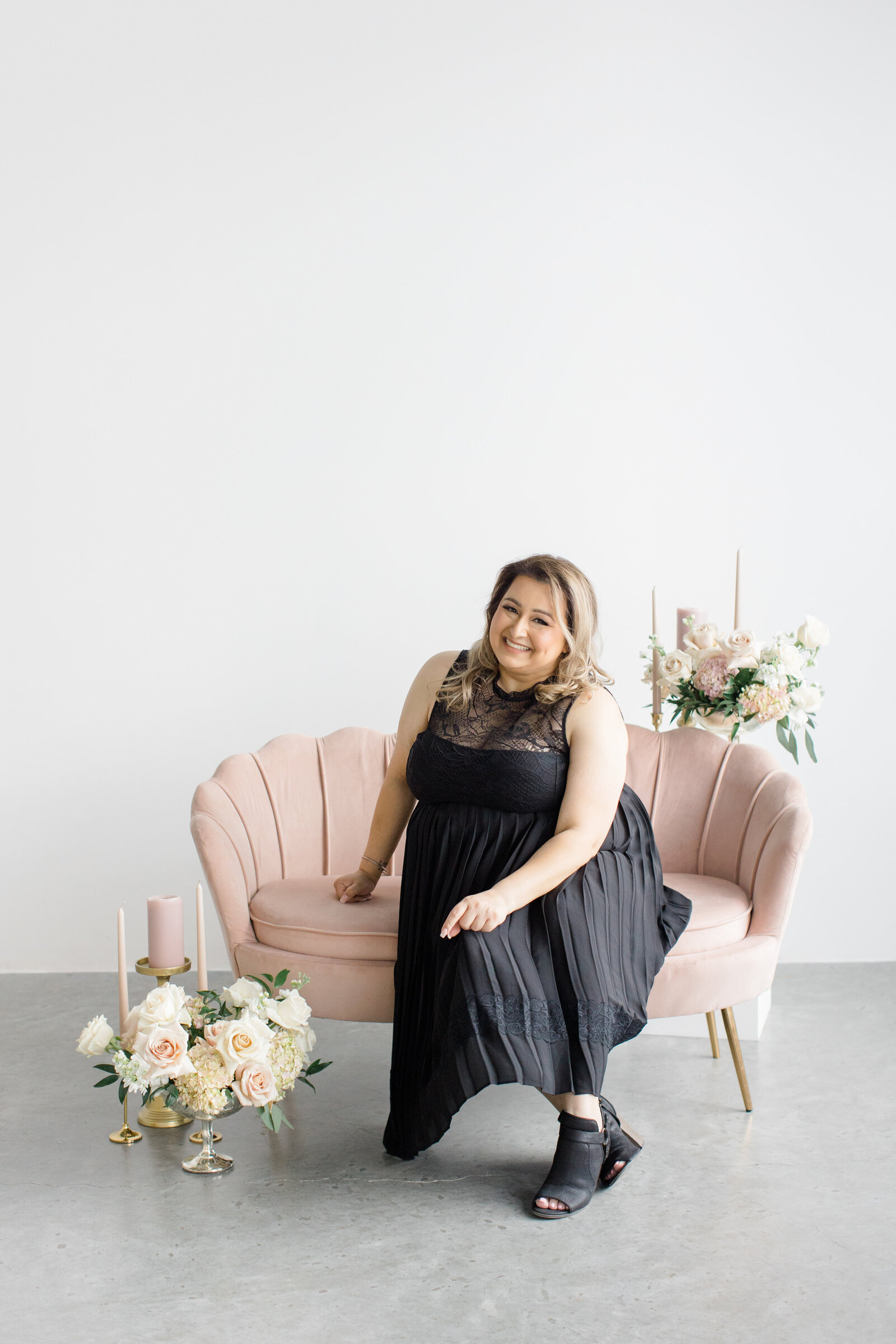white and gold wedding plating with the letters J and M engraved on the plates