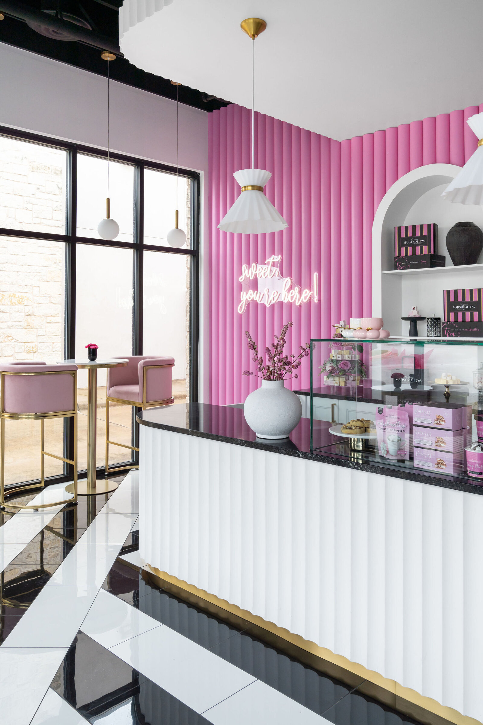 Nuela_Designs_Retail_Interior_Design_Pink_Black_White_Bakery
