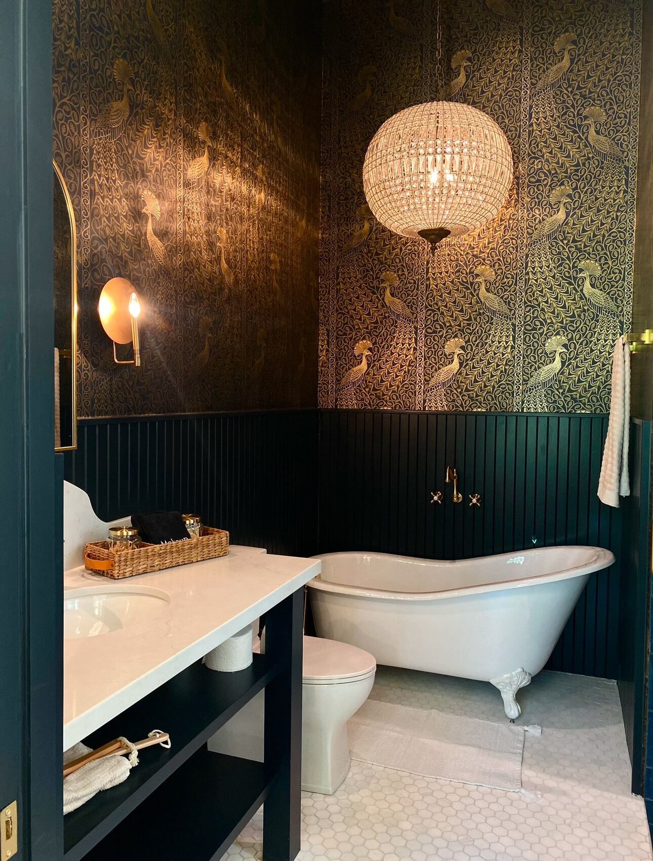 King Guest Bath 1