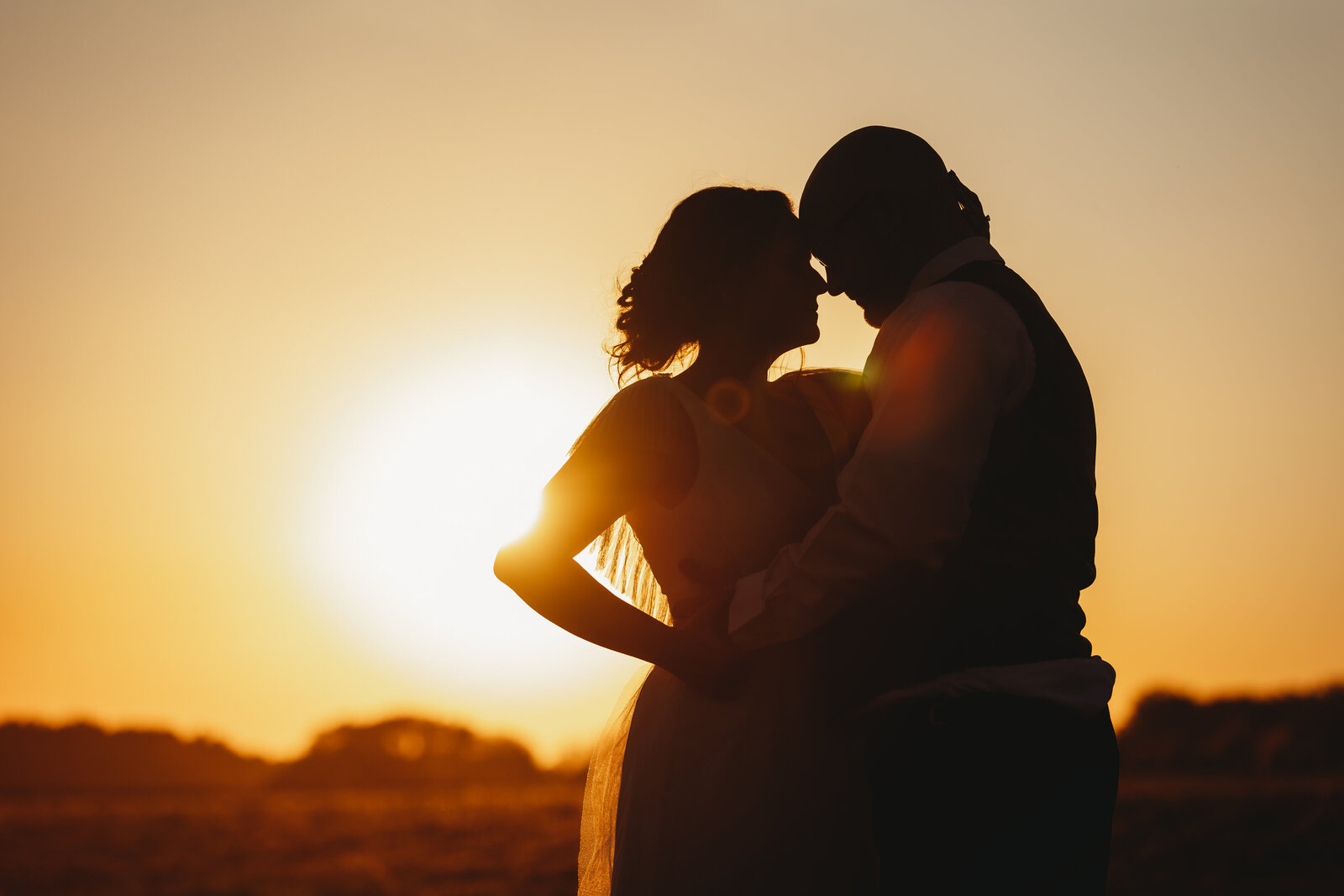 bride-groom-sunset