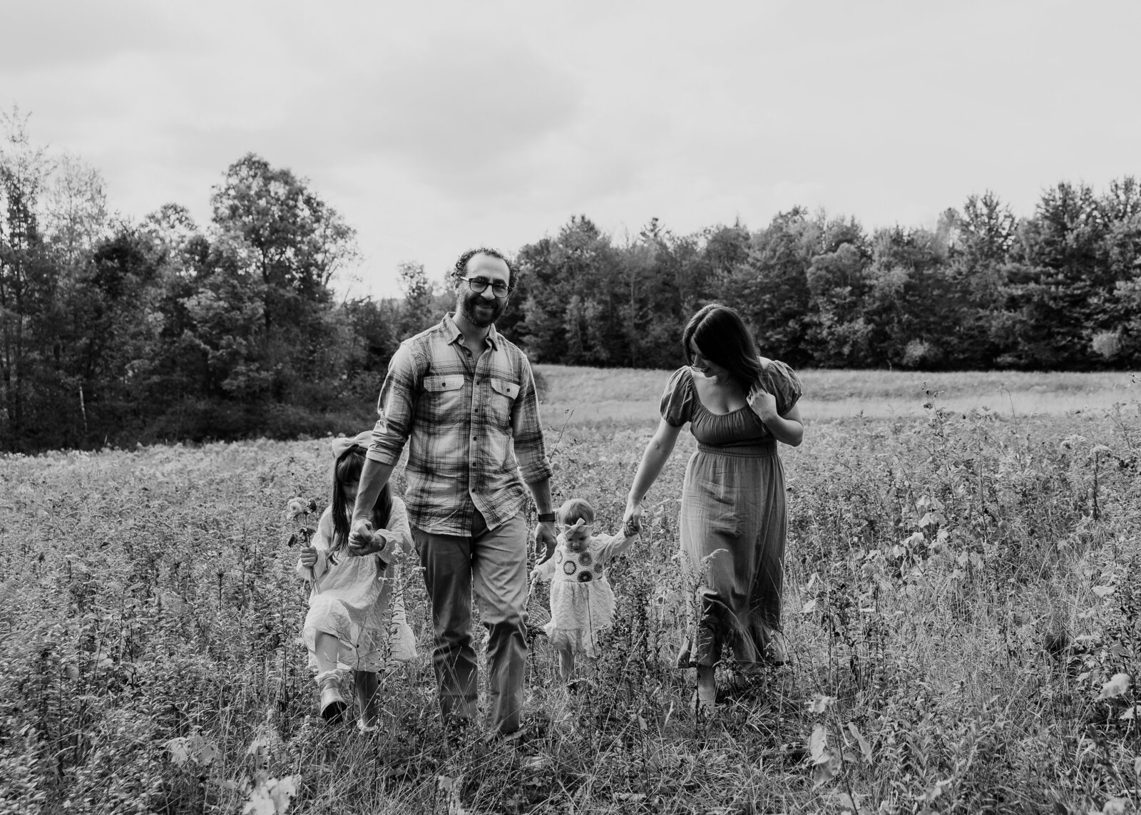 Vermont Home Newborn Photographer | Sincerely Liz Photography Documentary Wedding, Engagement, Elopement, Maternity and Newborn Photographer in New England 