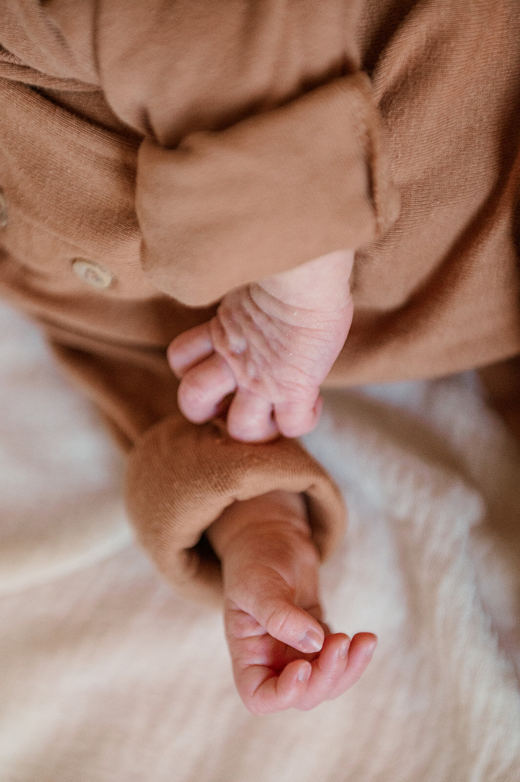 Close up of newborns hands