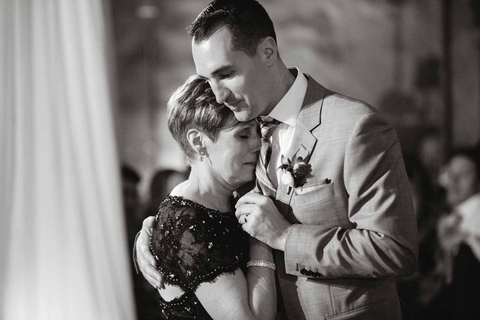 Groom and his mother share a dance at this Philadelphia wedding reception.