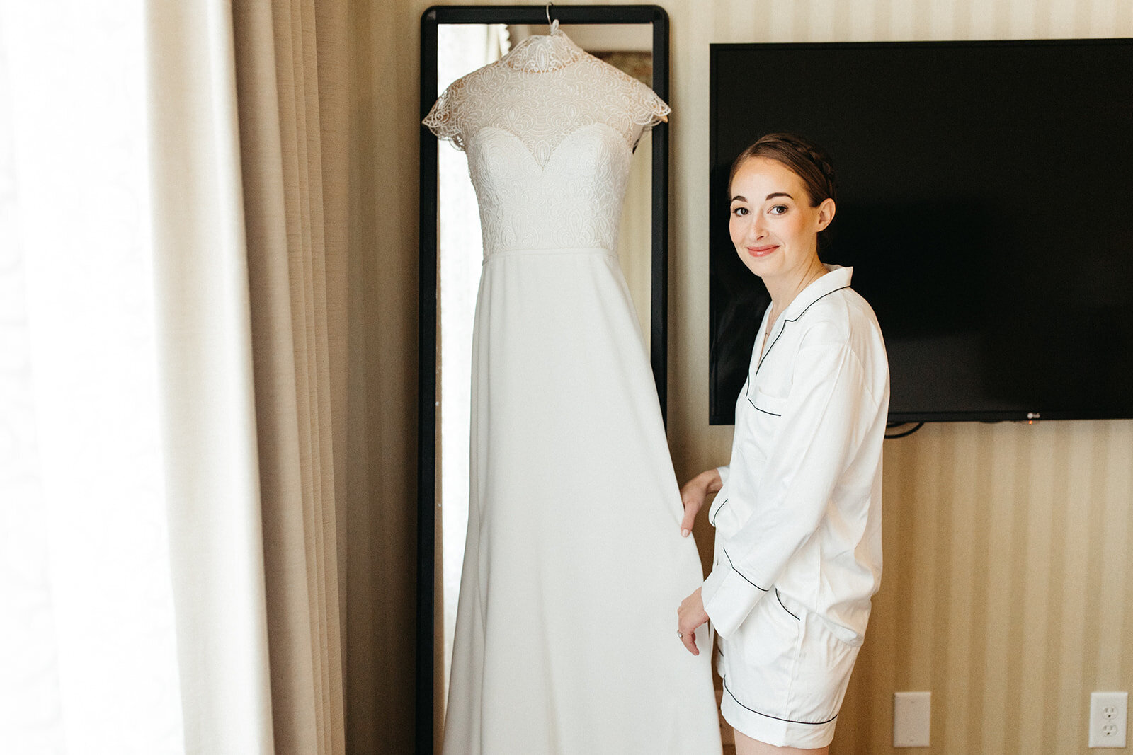 bride-getting-ready-wedding-dress