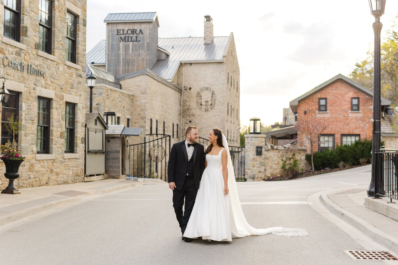 Furtado-Photo-Co-Elora-Mill-Wedding-Photos-3370