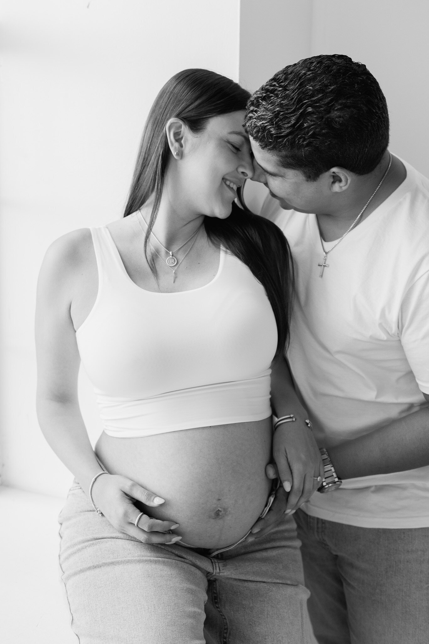 maternity-photos-lighthearted-joy-couples-charlotte-nc (2)