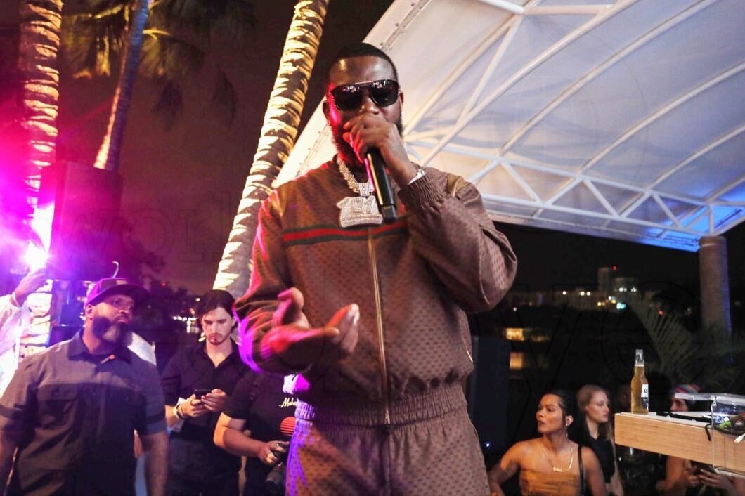 4-8-gucci-mane-performing44