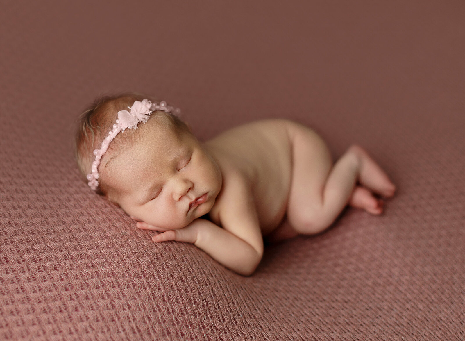 orange-county-newborn-photographer-sidelaying-pose