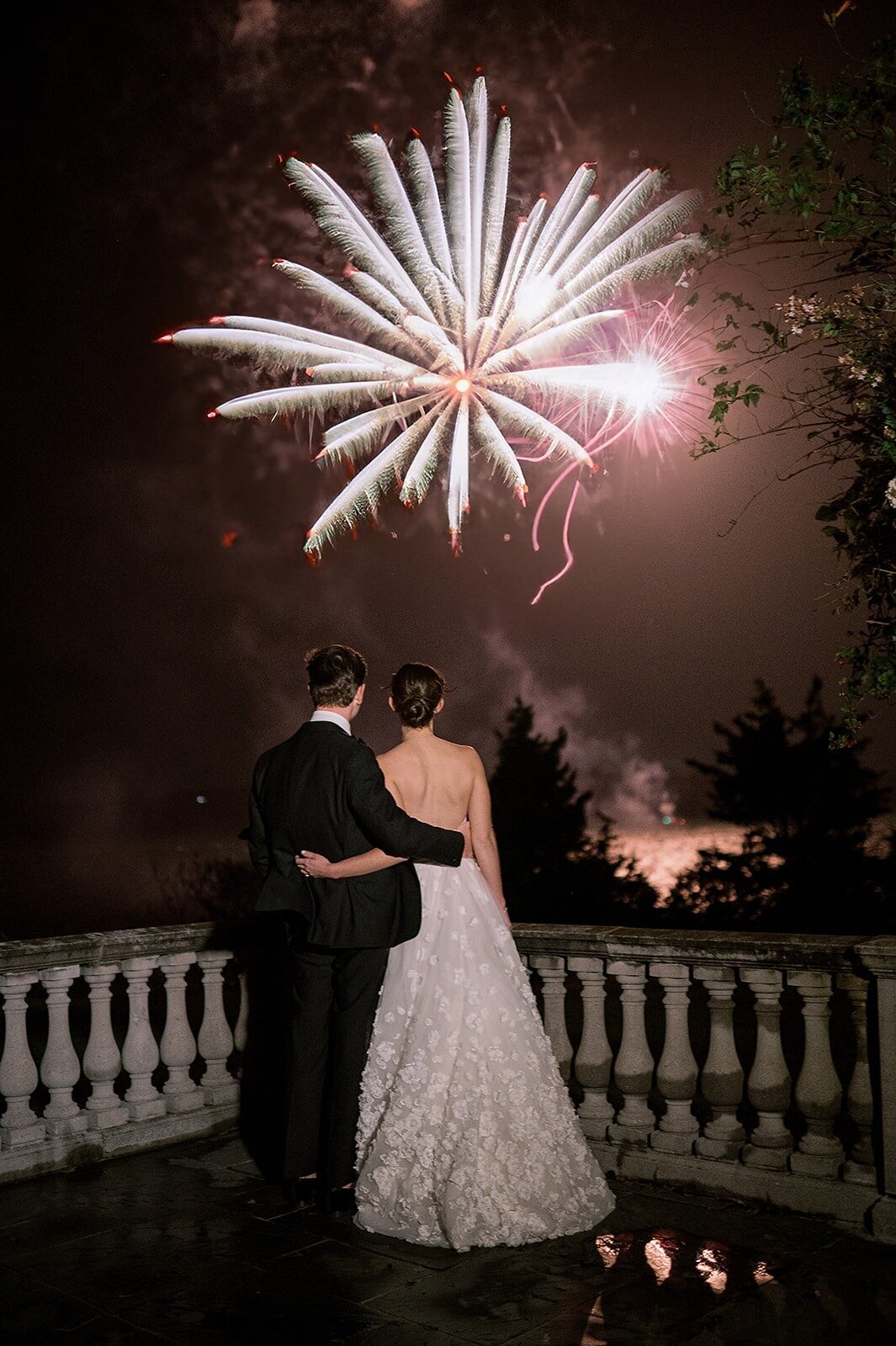 leila-james-events-newport-rhode-island-luxury-wedding-planner-castle-hill-wedding-coastal-fireworks-wedding-photographer-stephanie-veglianteFireworks-11 copy