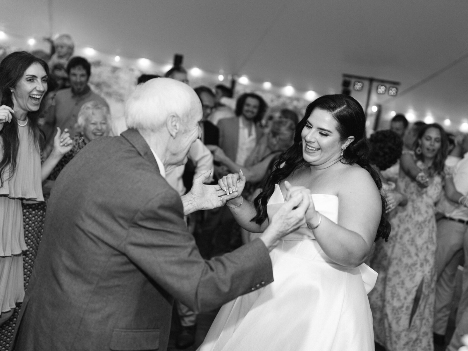 1100-torianna-brooke-portraiture-overbrook-house-wedding-cape-cod-massachesetts-hailey-aaron