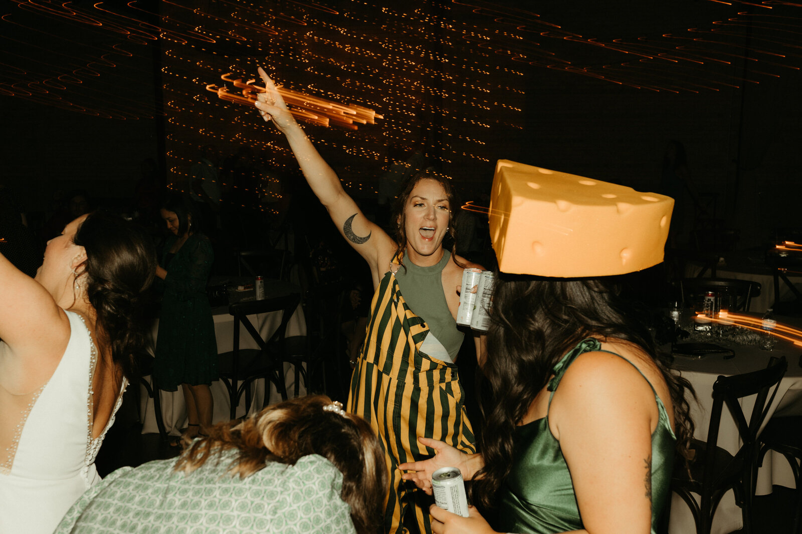 WPP-gatheronbroadwaygreenbay-wedding-10