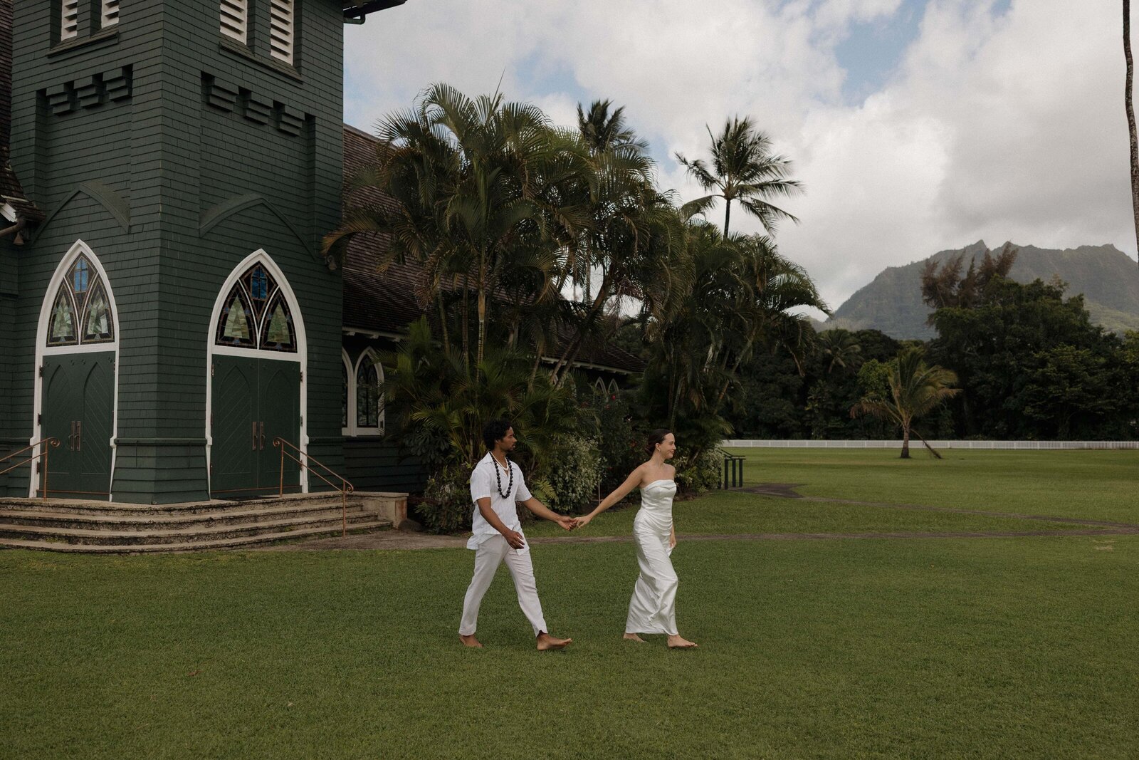 Cassie Beth Photography is a Hawaii Wedding Photographer