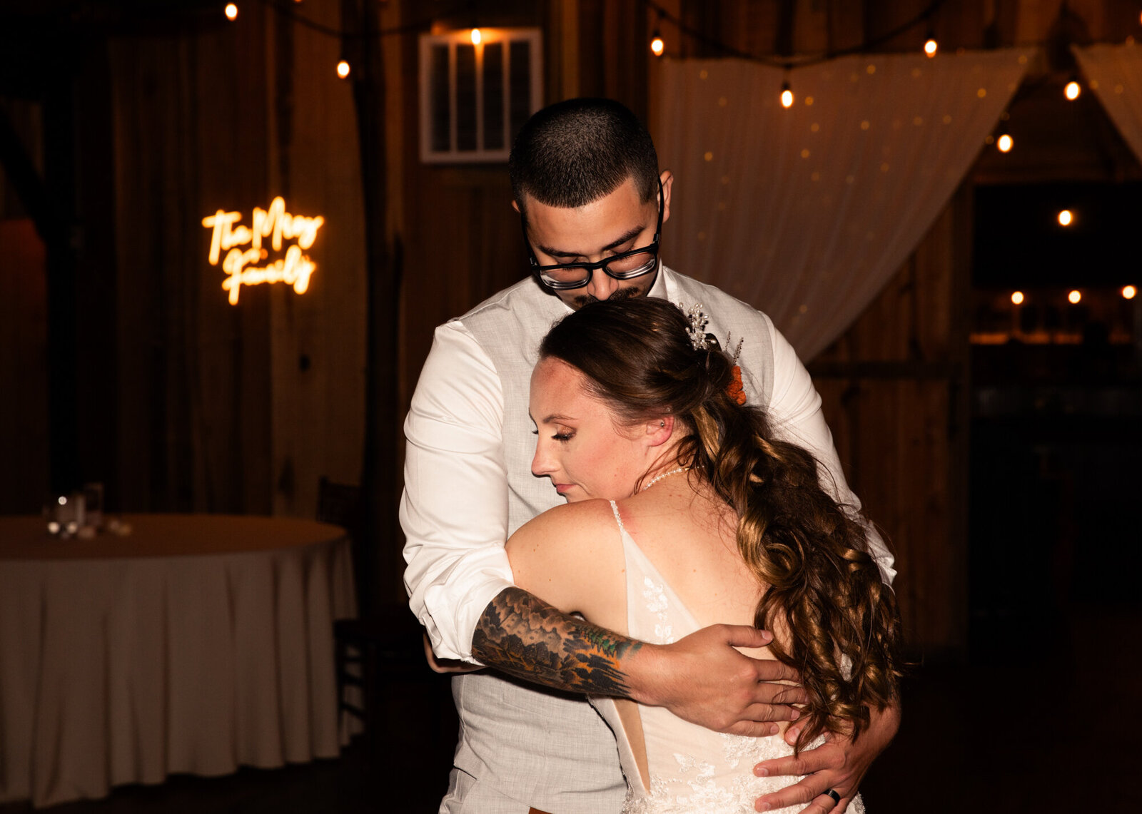 bride and groom dancing photos